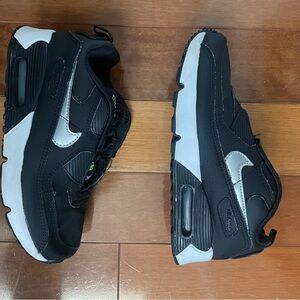Kids Nike Airmax 2.5Y